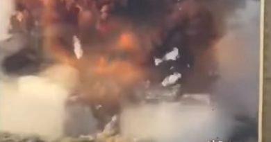 Al menos 30 muertos y 3.000 heridos tras una fuerte explosión en el puerto de Beirut Al menos 30 muertos y 3.000 heridos tras una fuerte explosión en el puerto de Beirut